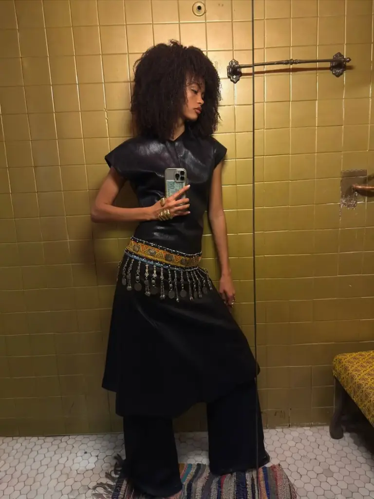 Metalik ve etnik kemerler