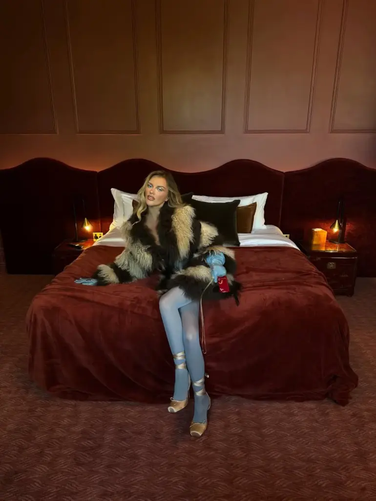 Bebek mavisi çoraplar