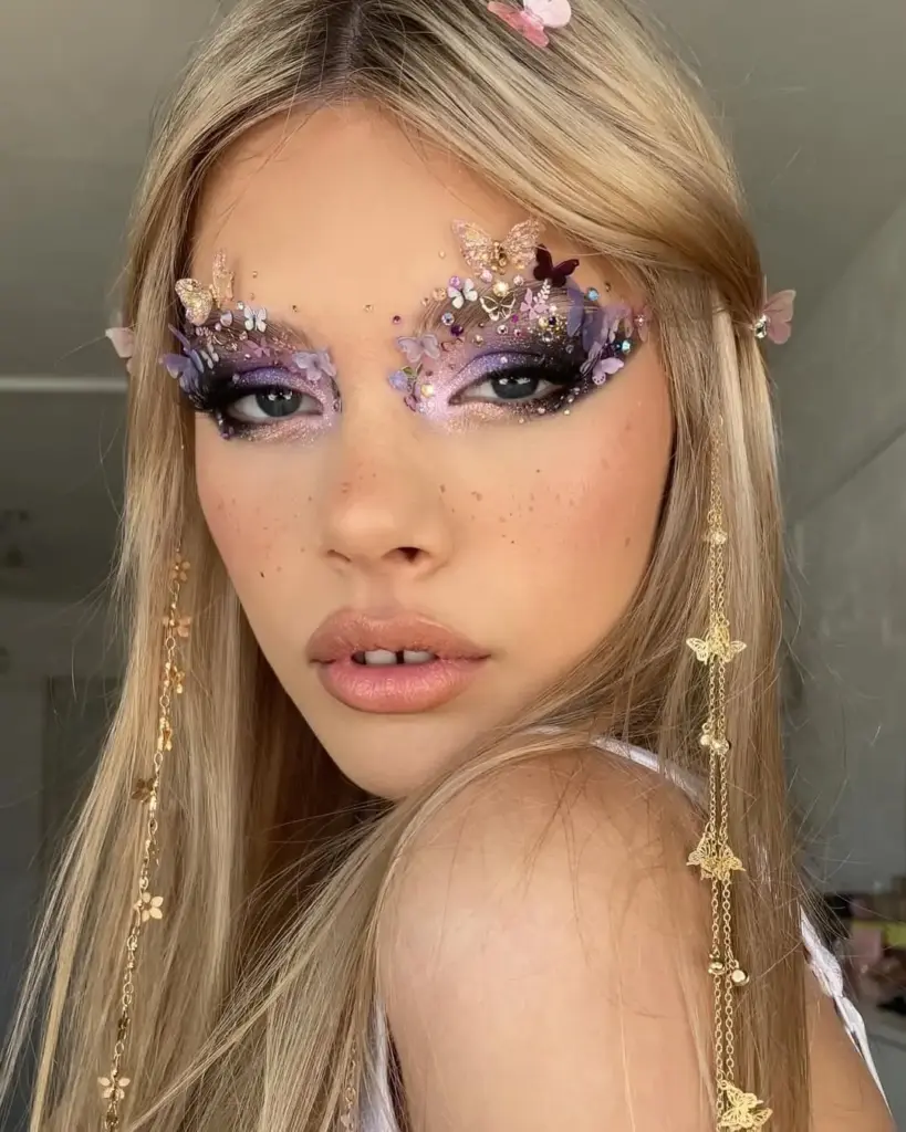 taşlar ve simlerle son dokunuş