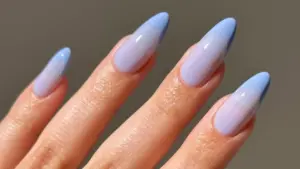2026’nın öne çıkan rengiyle: 4 bebek mavisi manikür fikri