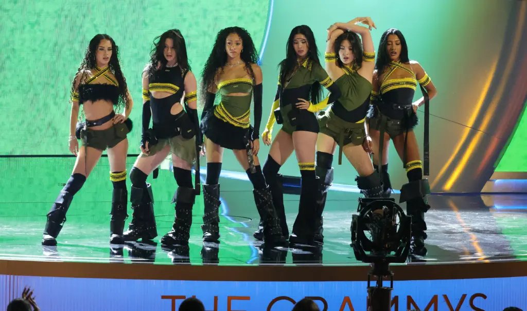 Grammy sahnesinde performans sergileyen isimler