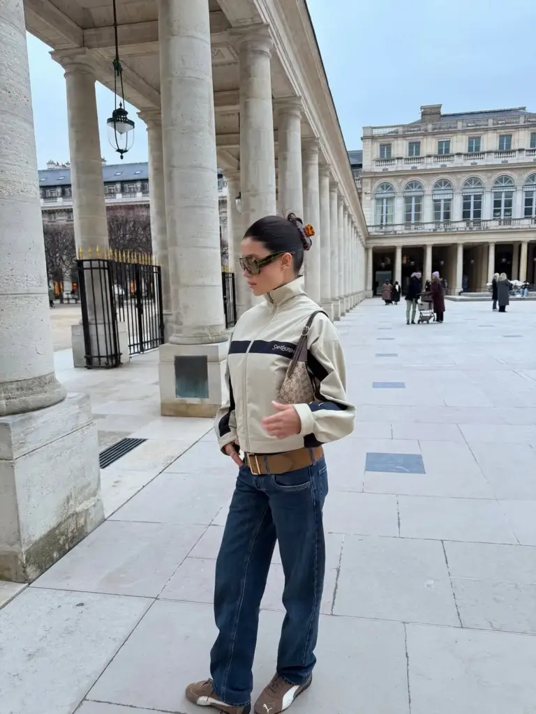 Bootcut denim pantolonlar ve spor ceketler