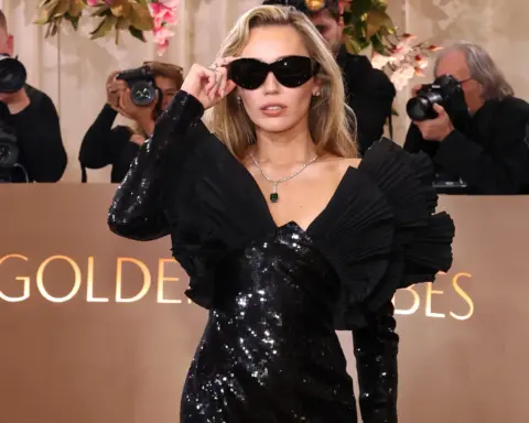 Golden Globes kırmızı halısının gayriresmi kıyafet kodu: Siyah