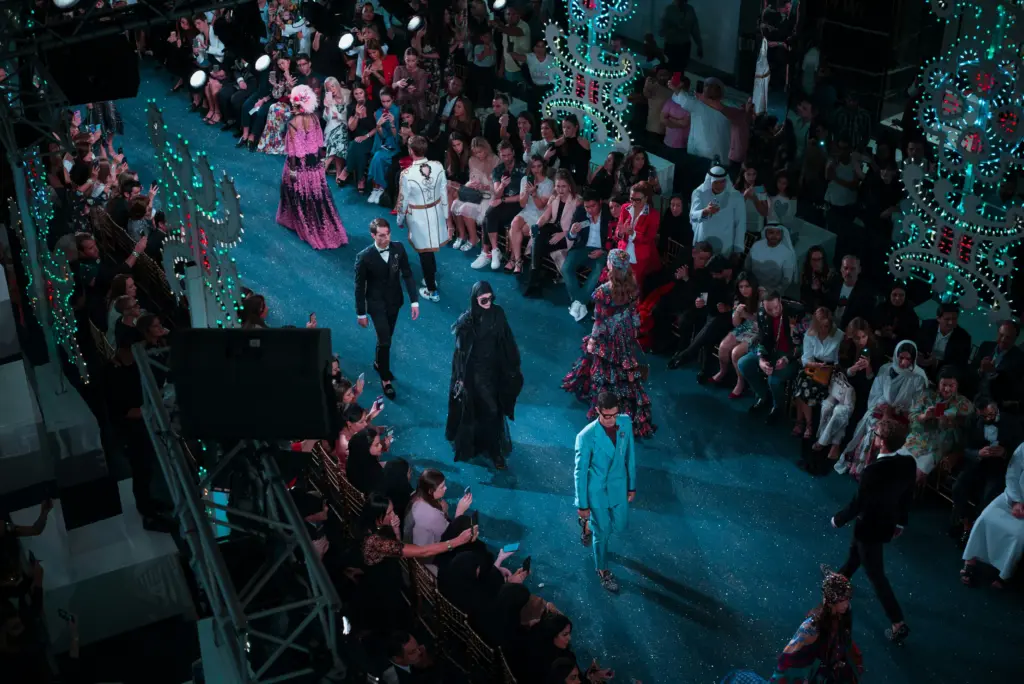 paris moda haftası