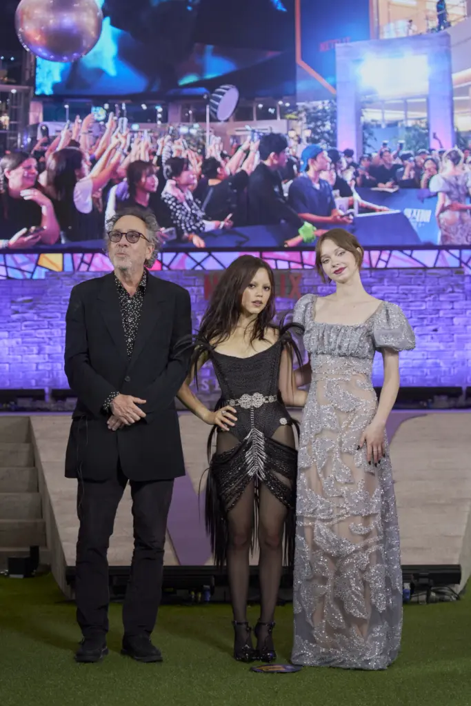 Jenna Ortega, Tim Burton, Emma Myers