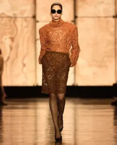Paris Moda Haftası: Saint Laurent Sonbahar/Kış 2025