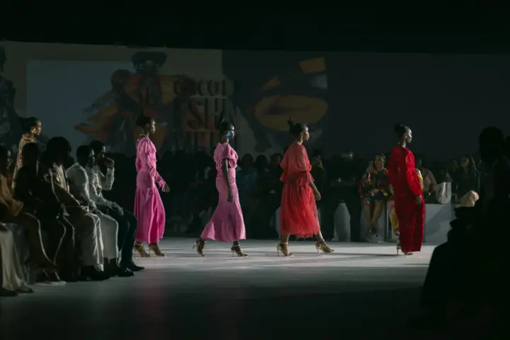 paris moda haftası