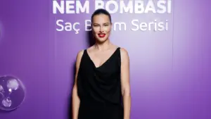 Adriana Lima yeni şampuan serisinin marka yüzü oldu