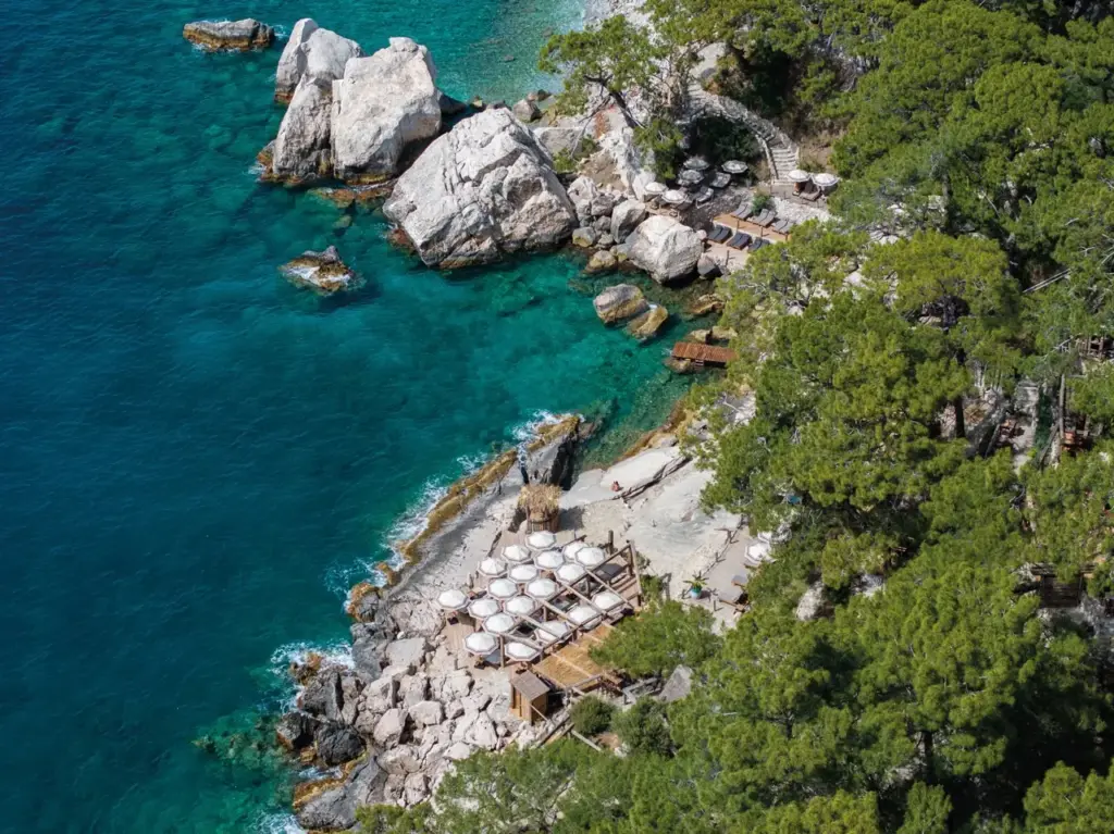 Rups Beach Club: Catch the Rhytm of Life