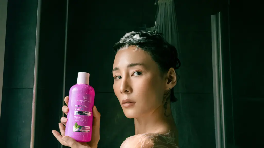 Ashley Joy'un yeni serisi Matcha Gloss ile yeni nesil ışıltılı saç bakımı