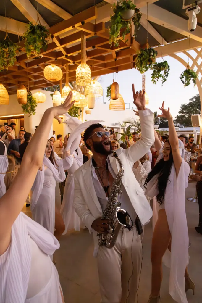 aura beach eğlence