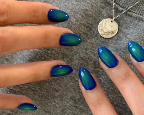 “Aura nails” manikür trendlerine geri dönüyor