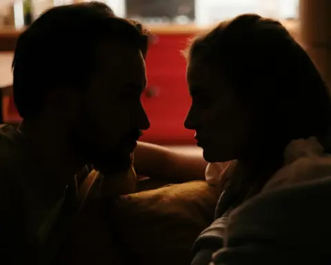 Ayrılık sonrası “no contact” kuralı: İlişkilerde mesafe pratiği