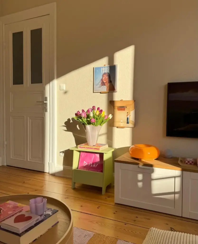 Çiçeklerle canlanan evler