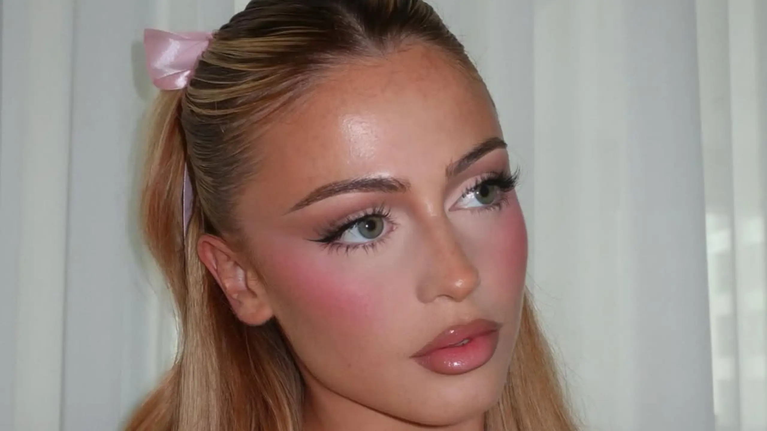 “Ballet Blush” trendiyle sahne enerjisini yanaklarınıza yansıtın