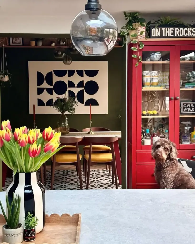 Beklenmedik kırmızı renk teorisi nedir?