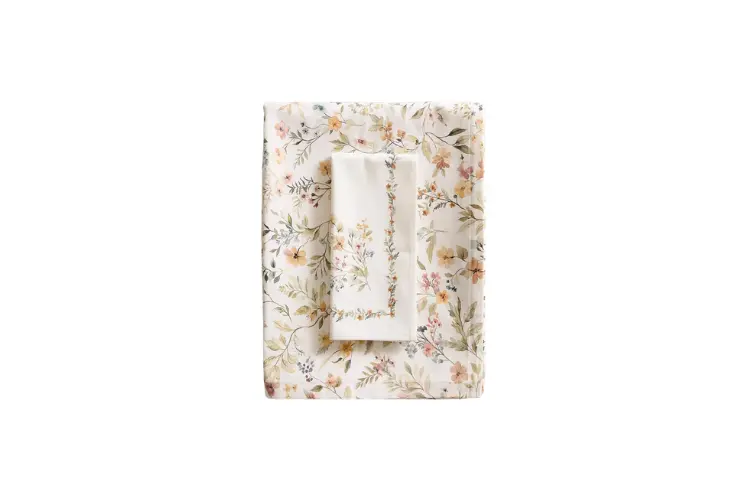 Zara çiçek desenli masa örtüsü