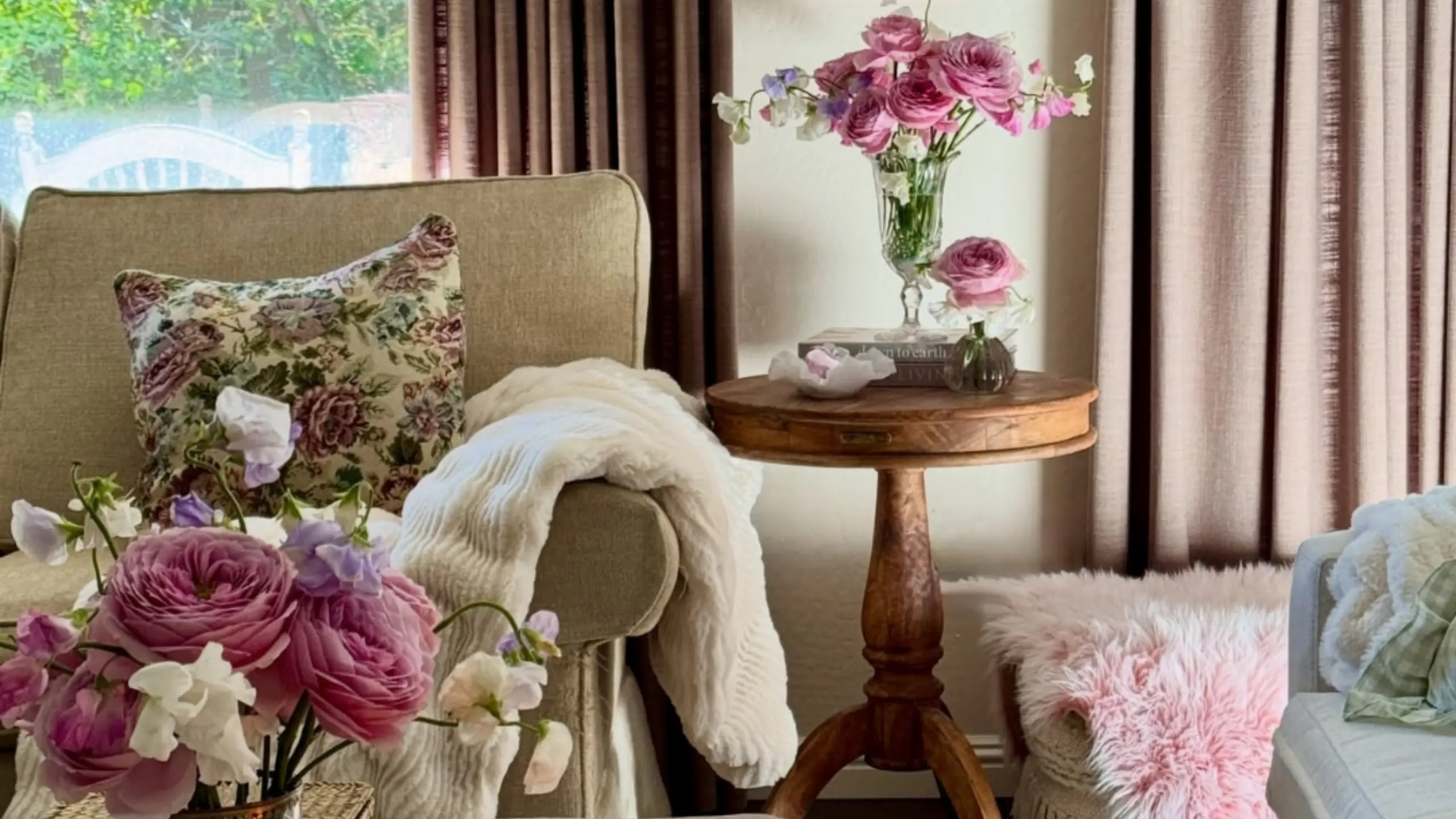 Bu atmosferi yaratın: Floral salon dekorasyonu