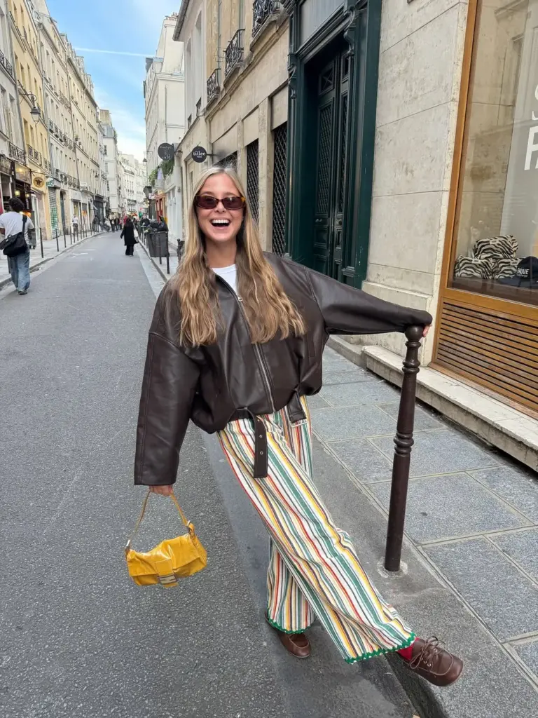 Farklı renk kombinasyonlarıyla klasik çizgi deseni