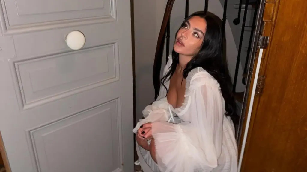 Charli XCX stüdyoya döndü