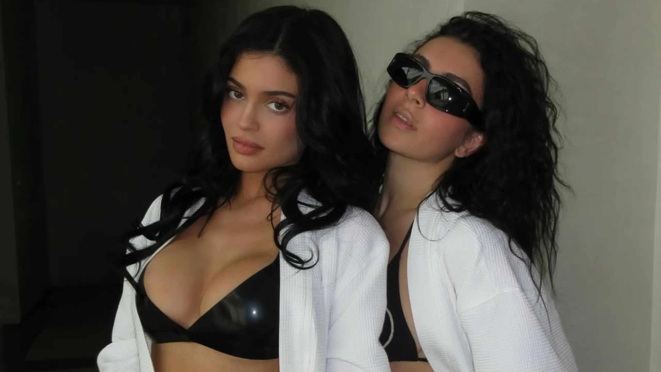 Charli XCX’in filmi The Moment ile Kylie Jenner, beyazperdeye adım atıyor