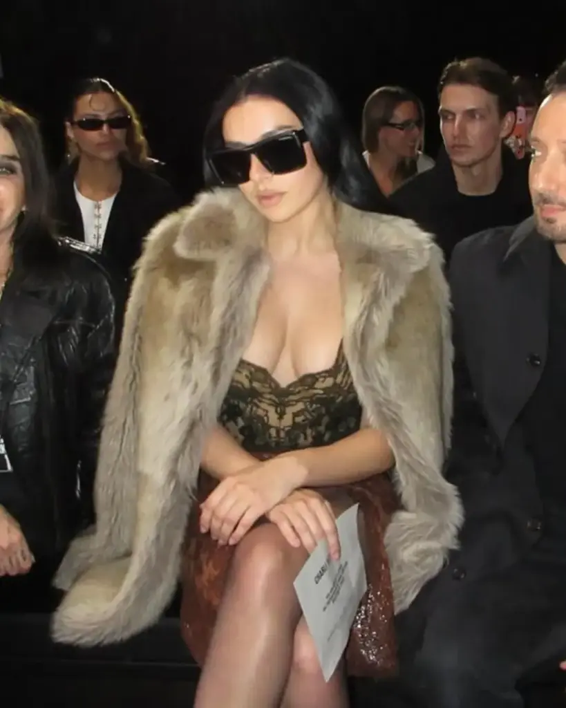 Rockstar estetiği, sinema etkisi ve yeni Charli xcx imajı