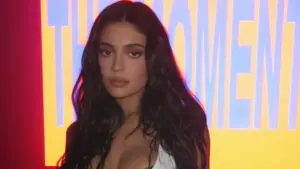 Ciltte filtre etkisi: Blurry makyaj trendi nasıl yapılır?