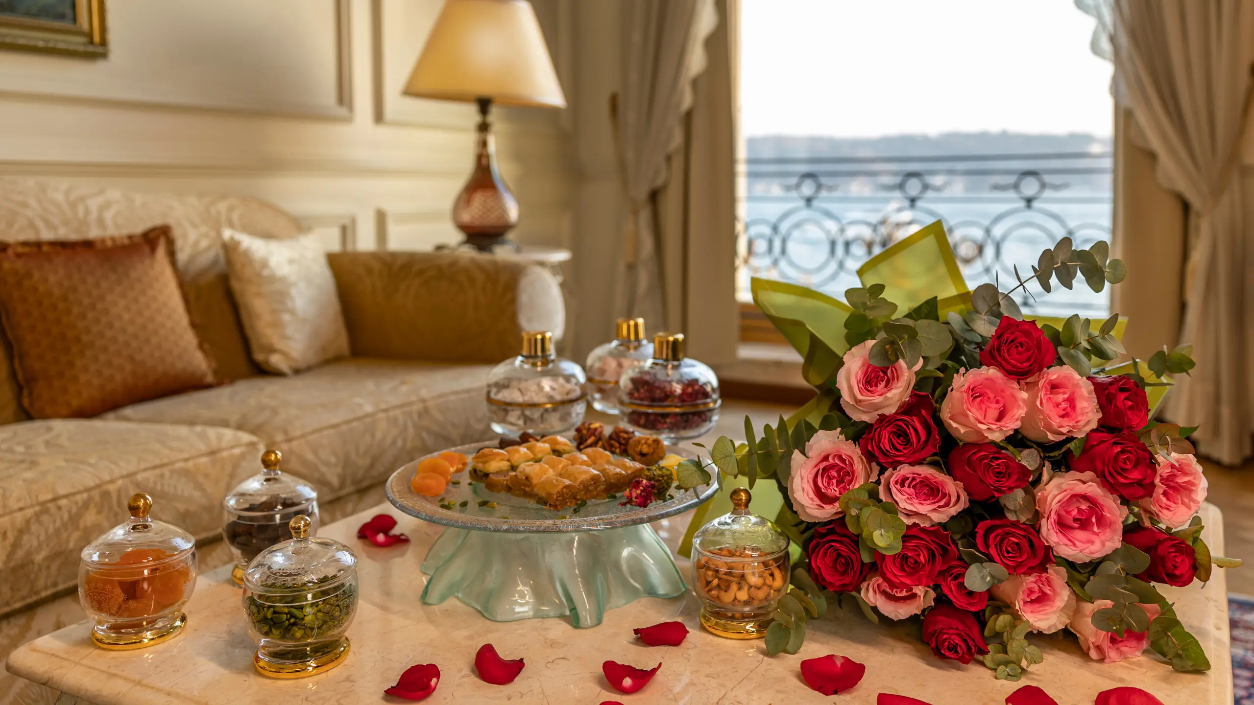 Çırağan Palace Kempinski İstanbul, Sevgililer Günü’nü ihtişamlı ve romantik anlara dönüştürüyor