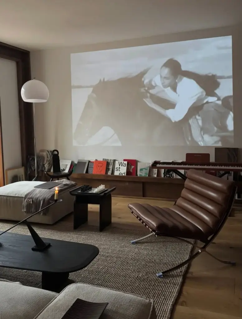 Deri koltuklar ile evinize sofistike bir dokunuş