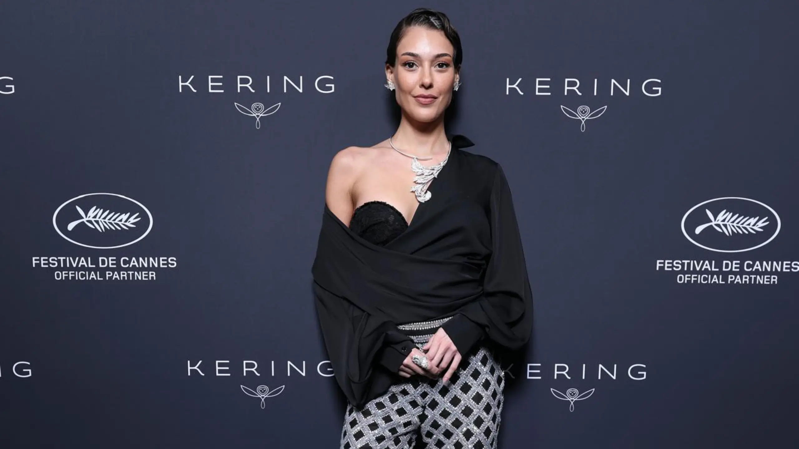 Dilan Çiçek Deniz, Cannes’daki “Women In Motion” davetine katılan tek Türk oyuncu oldu