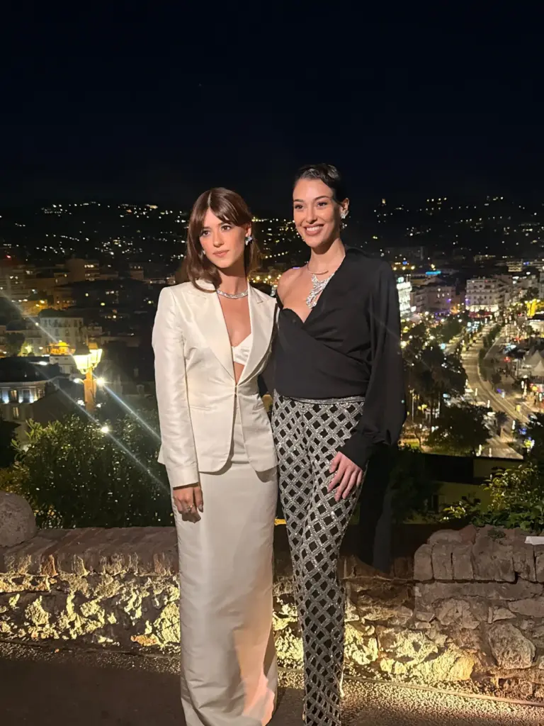 Daisy Edgar Jones Dilan Çiçek Deniz