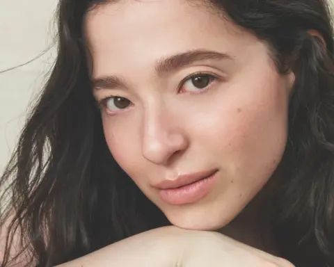 Dior yeni elçisini sunuyor: Mikey Madison