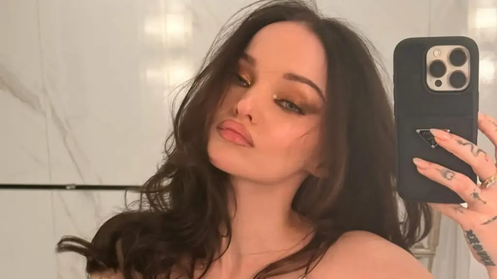 Dove Cameron’ın ilham veren saç rengi: Rich chocolate brown