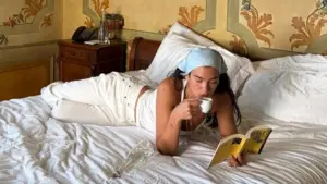Dua Lipa, yasaklanmış kitaplara adadığı bir kütüphane açtı