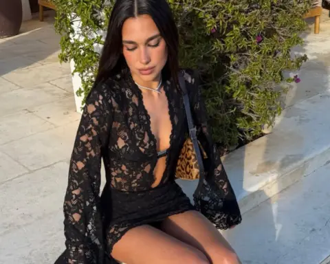 Dua Lipa’nın siyah dantel görünümü bahar stiline ilham veriyor