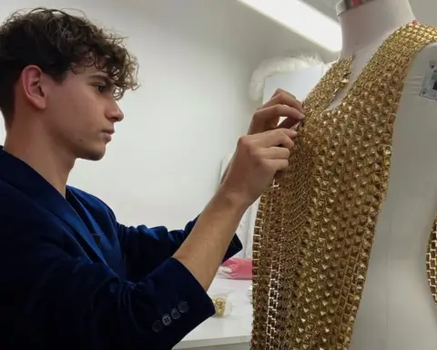 Efe Batur: Yeni nesil Türk Couture’un yükselen ismi