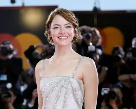 Emma Stone’un Venedik Film Festivali görünümü