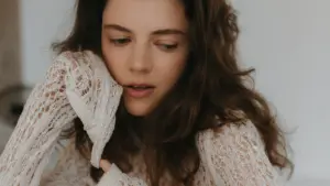 Emotional buffering: Duyguları yumuşatma refleksi nedir?