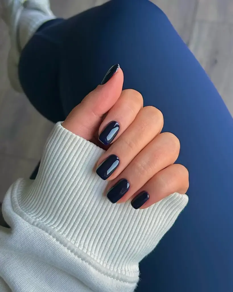 Espresso’dan Cherry Red’e: Sonbaharın zamansız manikür trendleri