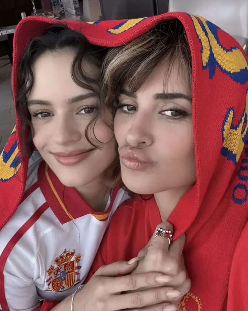 Rosalía ve Penélope Cruz