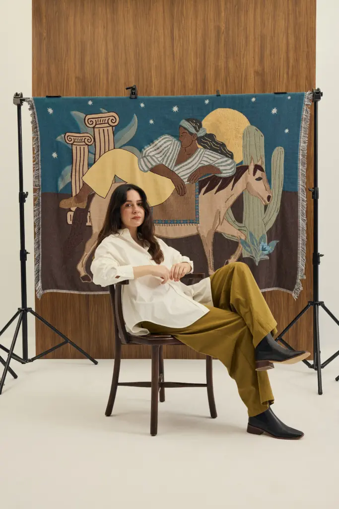 Tasarımcı İlke Beyaz