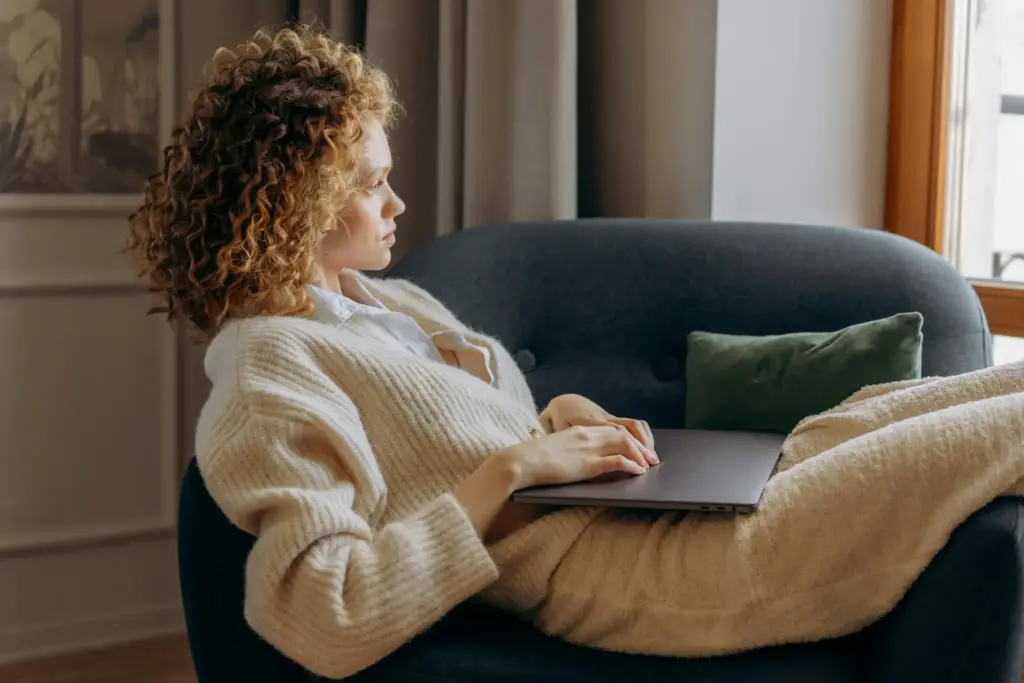FOMO'dan JOMO'ya: Hayatı kendi zamanında yaşama rehberiniz
