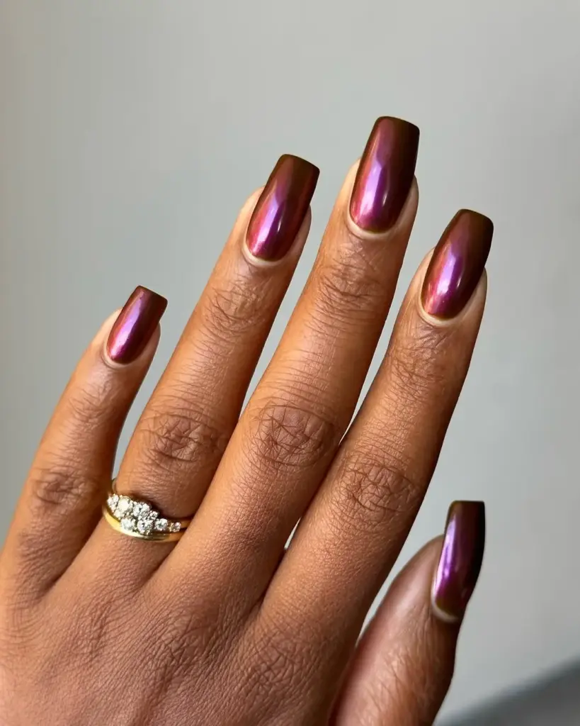 Frosted Berry manikür