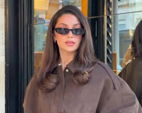 “Glossy espresso” saç rengi sezonun favorisi olmaya aday