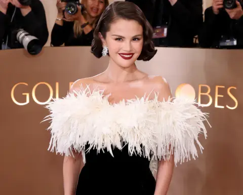 Golden Globes'ta Chanel etkisi: Selena Gomez ve Rose Byrne kırmızı halıya nasıl hazırlandı?