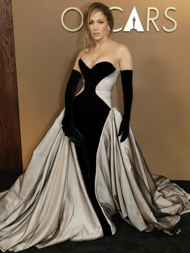 Governors Awards 2025: Öne çıkan görünümler jeniffer Lopez