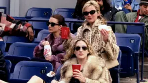 Güçlü, etik ve “posh” tavırlarıyla suni kürkler bu kış her yerde