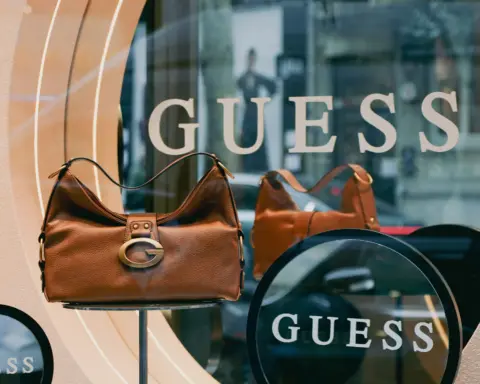 Guess İlkbahar/Yaz 2026 koleksiyonu özel bir lansmanla tanıtıldı