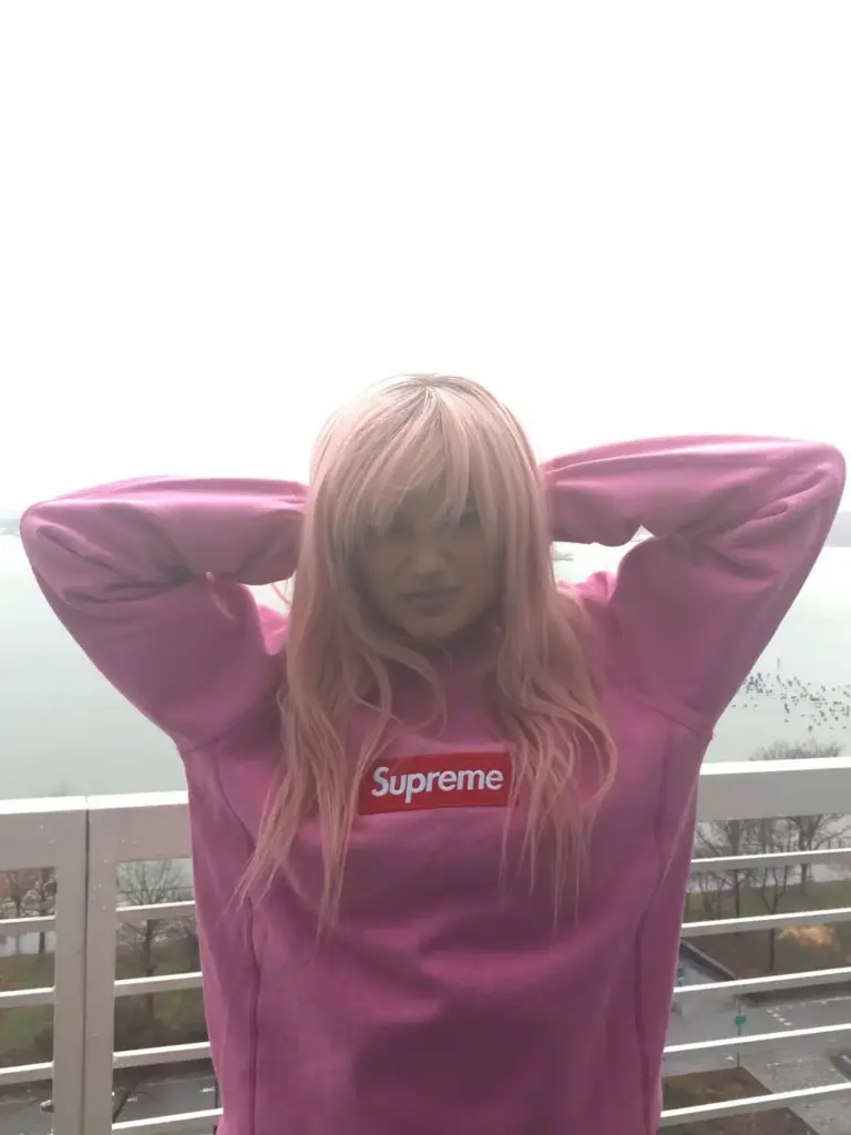 Peachy pink saç rengi ile 2016’ya dönüş