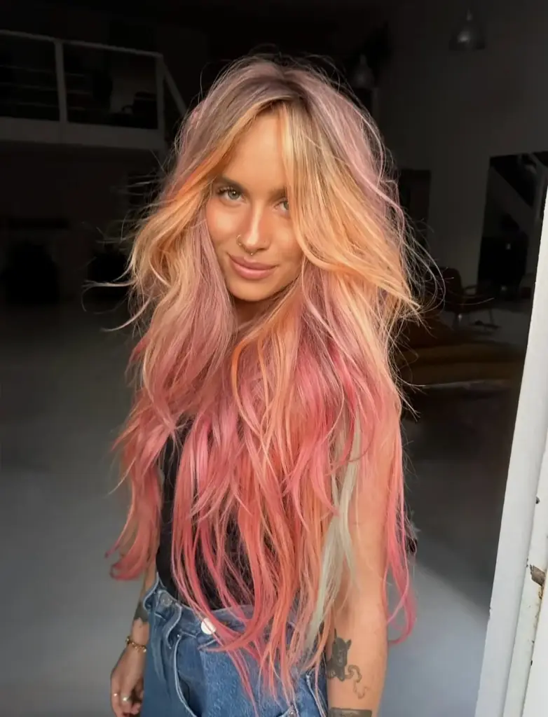 Peachy pink saç rengi